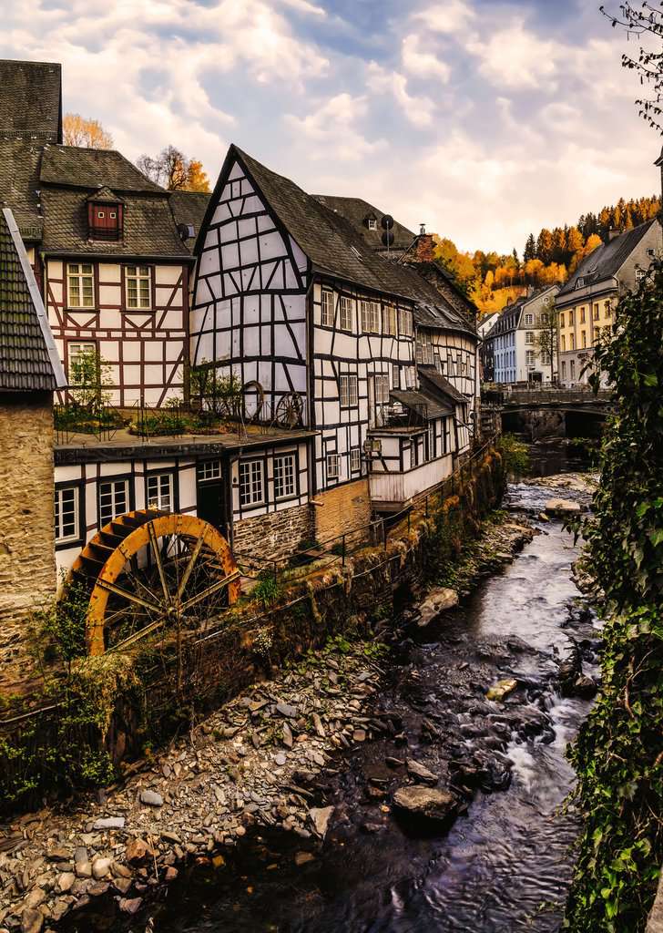 Ravensburger Puzzle 12000792 - Monschau in der Eifel - 1000 Teile Puzzle für Erwachsene ab 14 Jahren