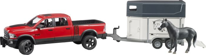 RAM 2500 Power Wagon mit Pferdeanhänger