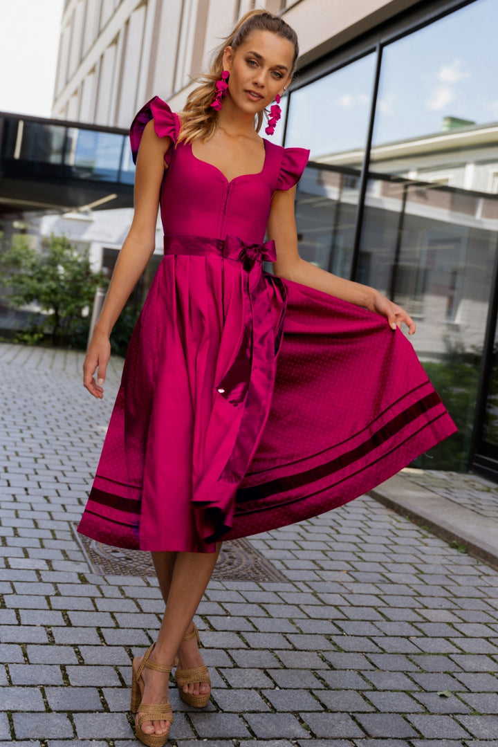 Dirndl Marie mit abnehmbarem Flügelarm in fuchsia von Alpenherz