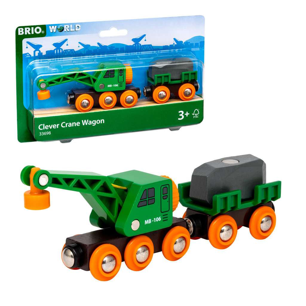 Grüner Kranwagen mit Anhänger und Fracht