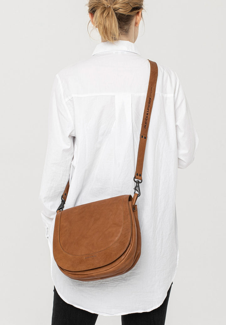 Mrs. Cheesecake saddle bag caramel